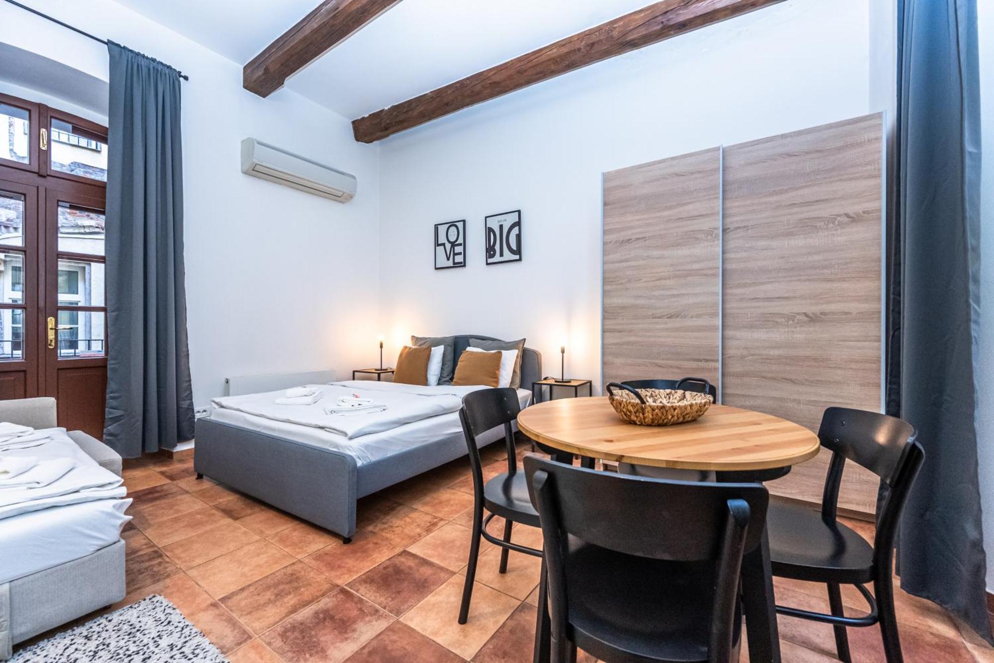 Charles Apartments In Old Town براغ المظهر الخارجي الصورة
